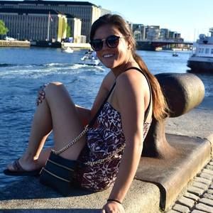 Meet your Posher, Lauren